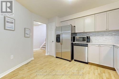 19 O'Leary Court, New Tecumseth, ON - Indoor Photo Showing Kitchen