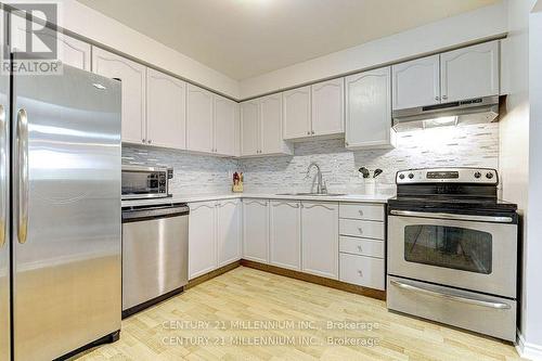 19 O'Leary Court, New Tecumseth, ON - Indoor Photo Showing Kitchen With Stainless Steel Kitchen