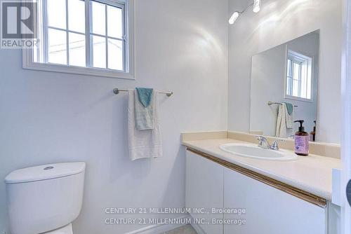 19 O'Leary Court, New Tecumseth, ON - Indoor Photo Showing Bathroom