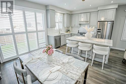 813 Proud Drive, Milton, ON - Indoor Photo Showing Dining Room