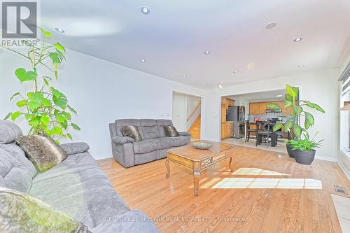 14 Cogswell Crescent, Brampton, ON - Indoor Photo Showing Living Room