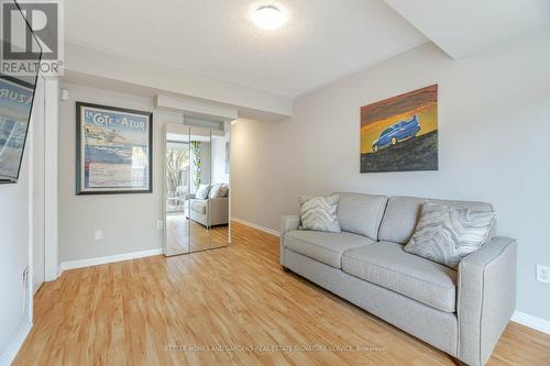 86 Seed House Lane, Halton Hills, ON - Indoor Photo Showing Living Room