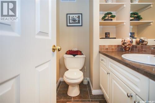 206 Braeshire Lane, Saskatoon, SK - Indoor Photo Showing Bathroom