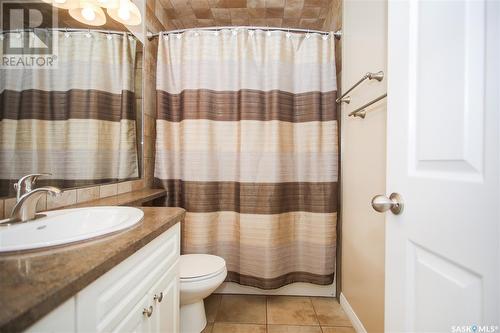 206 Braeshire Lane, Saskatoon, SK - Indoor Photo Showing Bathroom