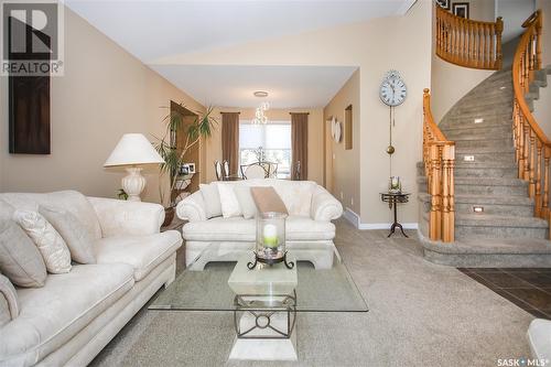 206 Braeshire Lane, Saskatoon, SK - Indoor Photo Showing Living Room