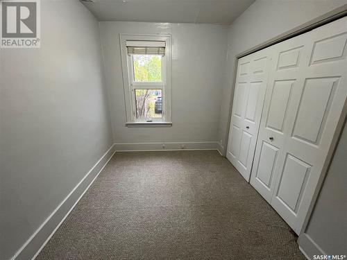 1076 4Th Avenue Ne, Moose Jaw, SK - Indoor Photo Showing Other Room