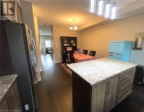 94 Robert Peel Road, Kitchener, ON - Indoor Photo Showing Kitchen