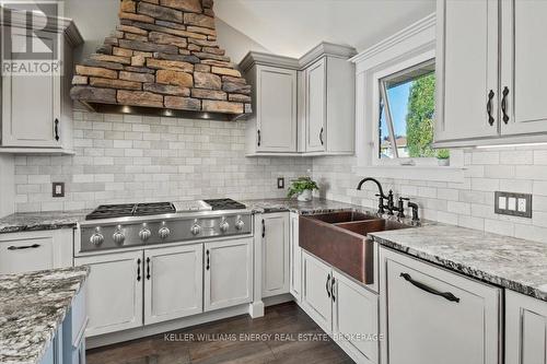 844 Sundance Circle, Oshawa (Northglen), ON - Indoor Photo Showing Kitchen With Double Sink With Upgraded Kitchen