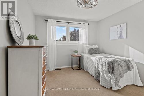 844 Sundance Circle, Oshawa (Northglen), ON - Indoor Photo Showing Bedroom