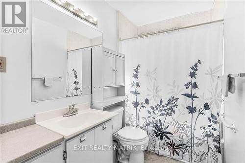 945 Queen Street, Champlain, ON - Indoor Photo Showing Bathroom