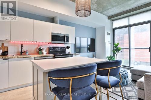 447 - 33 Mill Street, Toronto, ON - Indoor Photo Showing Kitchen