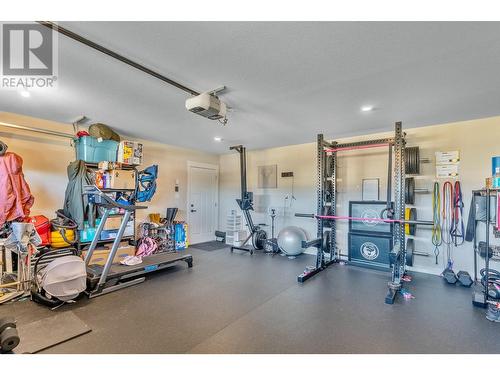 2140 15 Avenue Se, Salmon Arm, BC - Indoor Photo Showing Gym Room