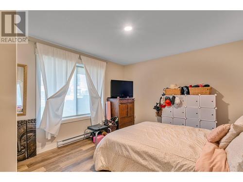 2140 15 Avenue Se, Salmon Arm, BC - Indoor Photo Showing Bedroom