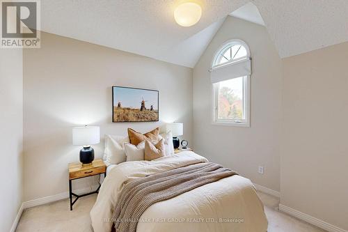 172 Niagara Drive, Oshawa, ON - Indoor Photo Showing Bedroom