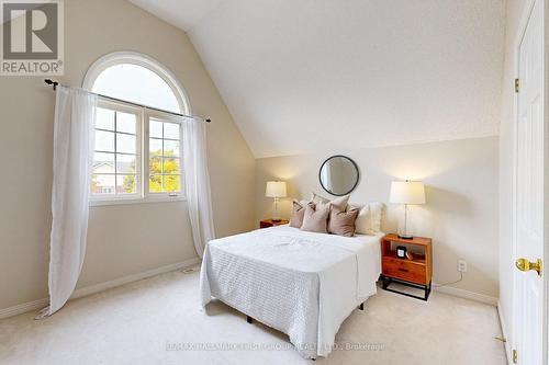 172 Niagara Drive, Oshawa, ON - Indoor Photo Showing Bedroom