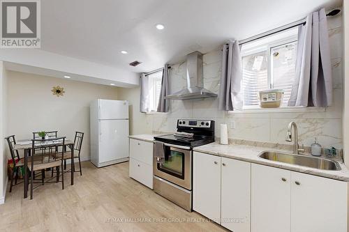 172 Niagara Drive, Oshawa, ON - Indoor Photo Showing Kitchen