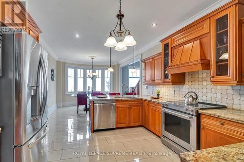 436 8Th Concession Road E, Hamilton, ON - Indoor Photo Showing Kitchen With Stainless Steel Kitchen With Double Sink With Upgraded Kitchen