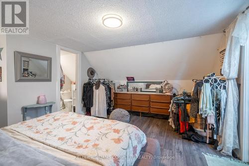 42 Sherman Avenue S, Hamilton, ON - Indoor Photo Showing Bedroom