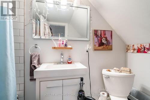 42 Sherman Avenue S, Hamilton, ON - Indoor Photo Showing Bathroom