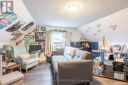 42 Sherman Avenue S, Hamilton, ON - Indoor Photo Showing Living Room