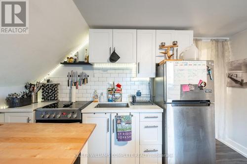 42 Sherman Avenue S, Hamilton, ON - Indoor Photo Showing Kitchen