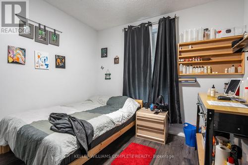 42 Sherman Avenue S, Hamilton, ON - Indoor Photo Showing Bedroom