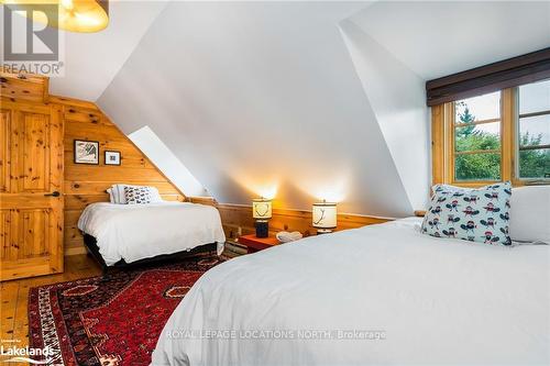 109 Valley View Court, Blue Mountains, ON - Indoor Photo Showing Bedroom