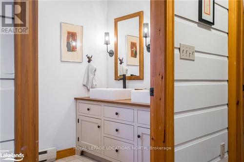 109 Valley View Court, Blue Mountains, ON - Indoor Photo Showing Bathroom