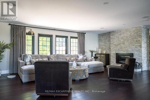 822 Danforth Place, Burlington, ON - Indoor Photo Showing Living Room With Fireplace