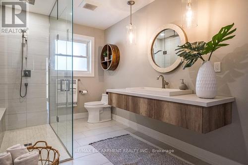 822 Danforth Place, Burlington, ON - Indoor Photo Showing Bathroom