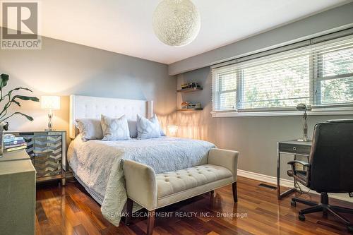 822 Danforth Place, Burlington, ON - Indoor Photo Showing Bedroom