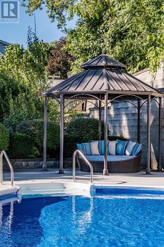 822 Danforth Place, Burlington, ON - Outdoor With In Ground Pool