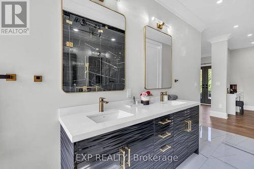 15714 Bathurst Street, King, ON - Indoor Photo Showing Bathroom