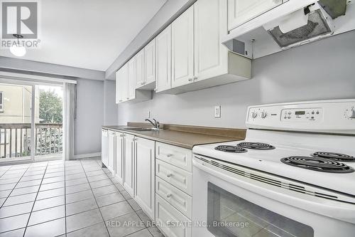 176 Matthew Boyd Crescent, Newmarket, ON - Indoor Photo Showing Kitchen