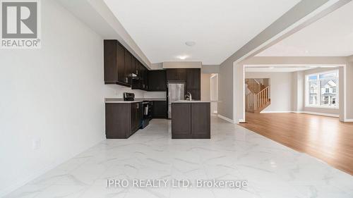 20 Ludlow Drive, Barrie, ON - Indoor Photo Showing Kitchen