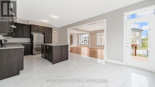 20 Ludlow Drive, Barrie, ON - Indoor Photo Showing Kitchen