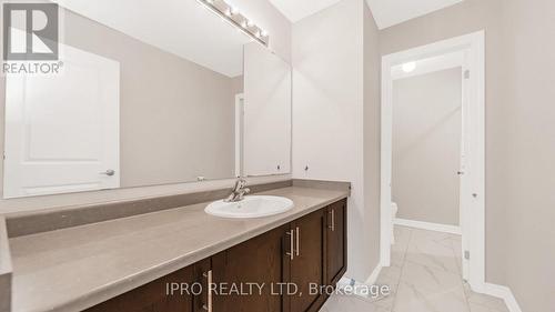 20 Ludlow Drive, Barrie, ON - Indoor Photo Showing Bathroom