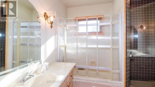 138 Glenwood Drive, Wasaga Beach, ON - Indoor Photo Showing Bathroom