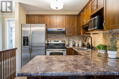 19 Lynden Street, Collingwood, ON - Indoor Photo Showing Kitchen With Double Sink With Upgraded Kitchen