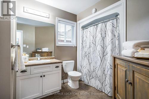 19 Lynden Street, Collingwood, ON - Indoor Photo Showing Bathroom