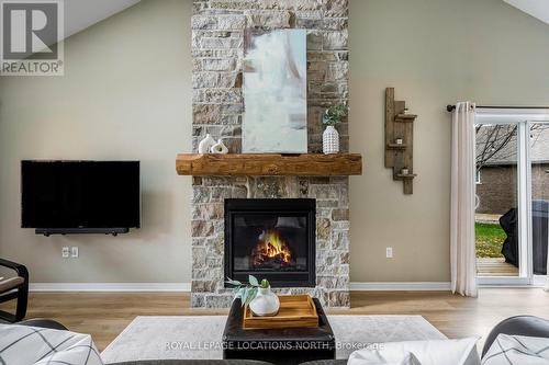 19 Lynden Street, Collingwood, ON - Indoor Photo Showing Living Room With Fireplace