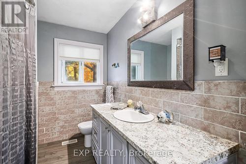 19 Locke Avenue, Clearview, ON - Indoor Photo Showing Bathroom