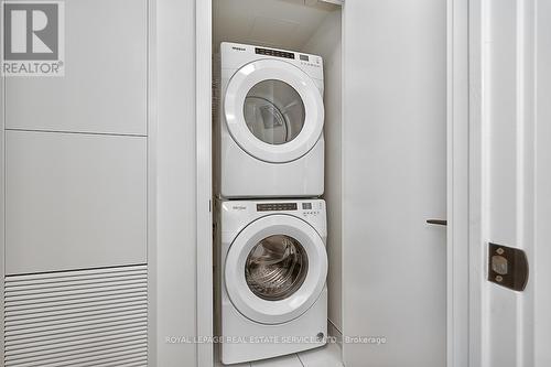 410 - 345 Wheat Boom Drive, Oakville, ON - Indoor Photo Showing Laundry Room