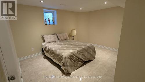 20 Hiking Court, Brampton, ON - Indoor Photo Showing Bedroom