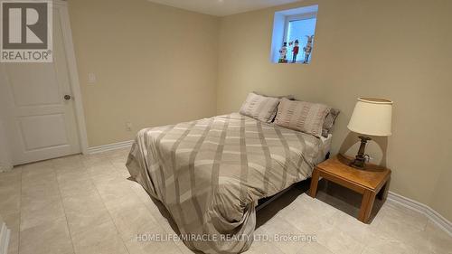 20 Hiking Court, Brampton, ON - Indoor Photo Showing Bedroom