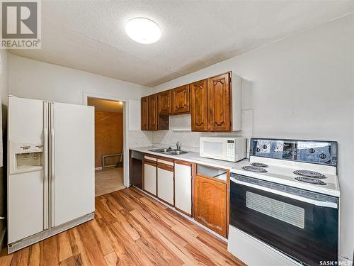 631 101St Street, North Battleford, SK - Indoor Photo Showing Kitchen With Double Sink