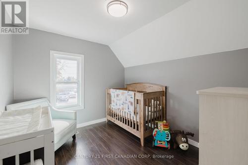 603 Erie Street, Warwick (Watford), ON - Indoor Photo Showing Bedroom