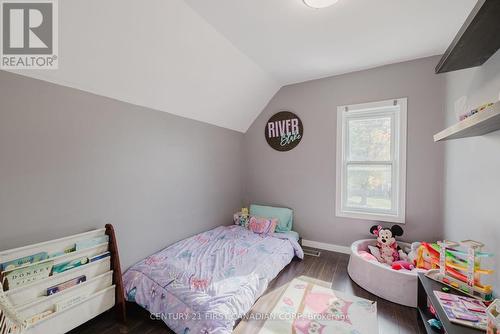 603 Erie Street, Warwick (Watford), ON - Indoor Photo Showing Bedroom