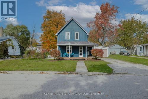 603 Erie Street, Warwick (Watford), ON - Outdoor With Deck Patio Veranda With Facade