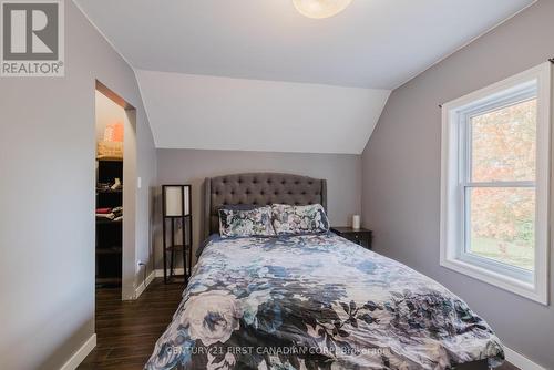 603 Erie Street, Warwick (Watford), ON - Indoor Photo Showing Bedroom